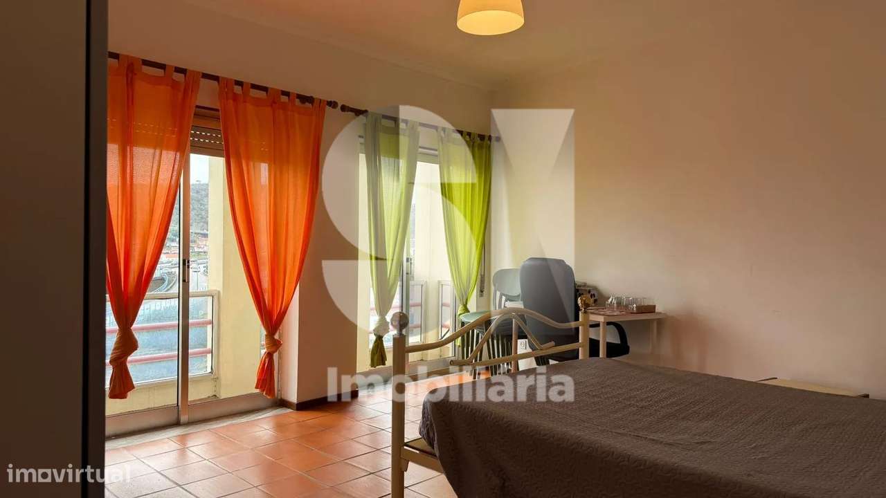 Apartamento T1 com sótão dividido - Grande imagem: 4/17