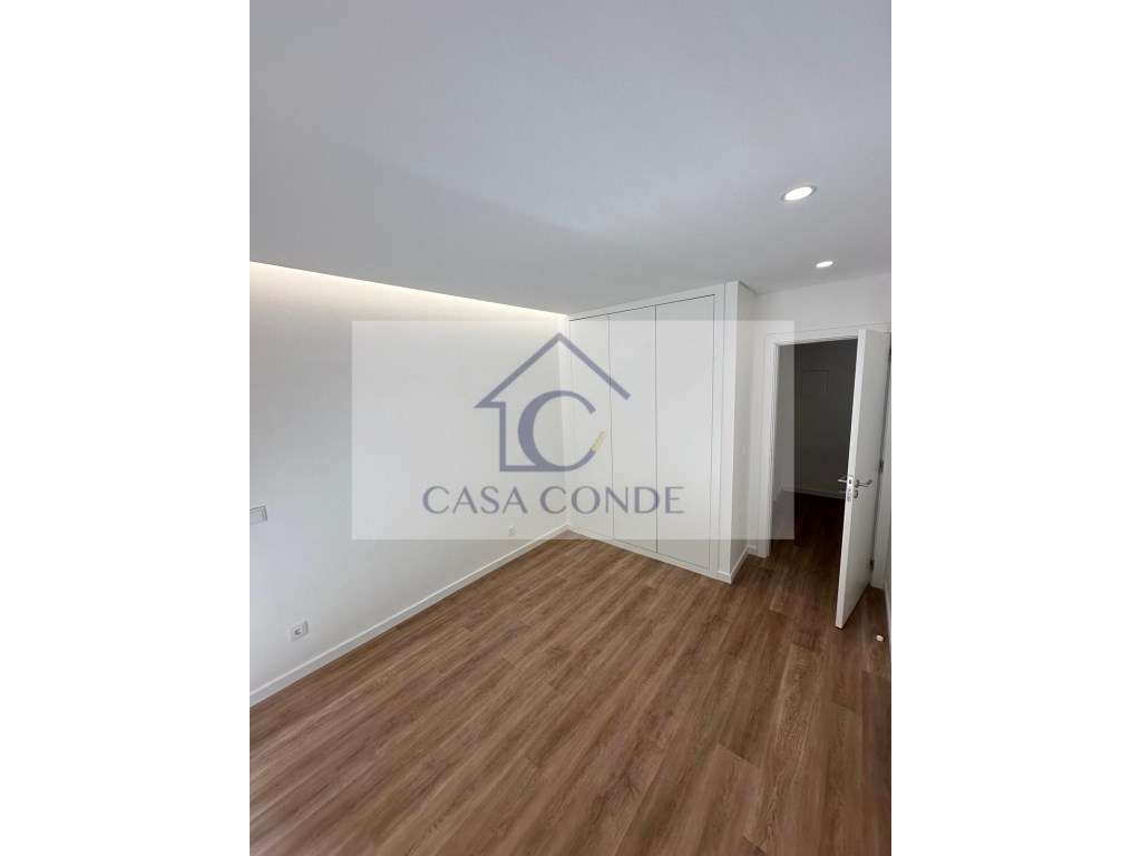 Moradia Geminada T4 c/Piscina-6