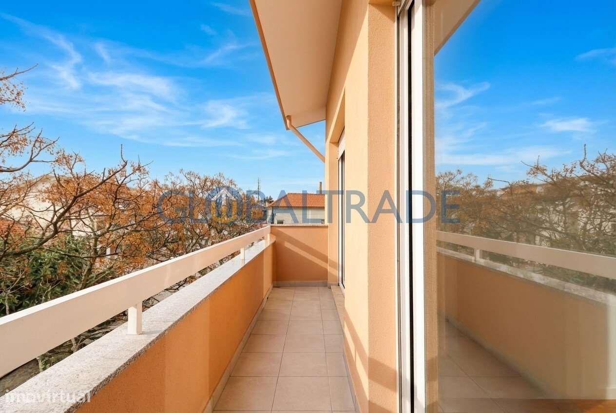 Apartamento T3 Renovado & Equipado em Águas Santas-29