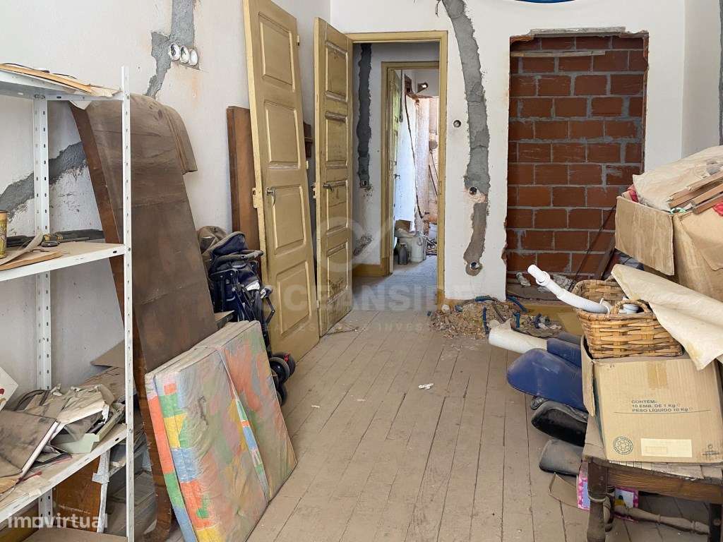 Conjunto de 3 Apartamentos T2 + 2 Garagens no Centro Histórico de C... - Grande imagem: 2/24