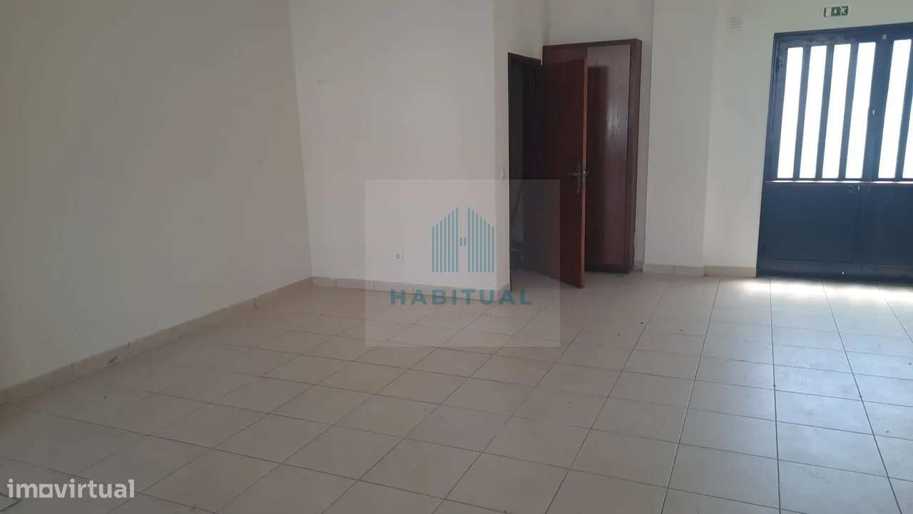 LOJA COMERCIAL NA CIDADE DE VIANA DO CASTELO - Grande imagem: 1/15