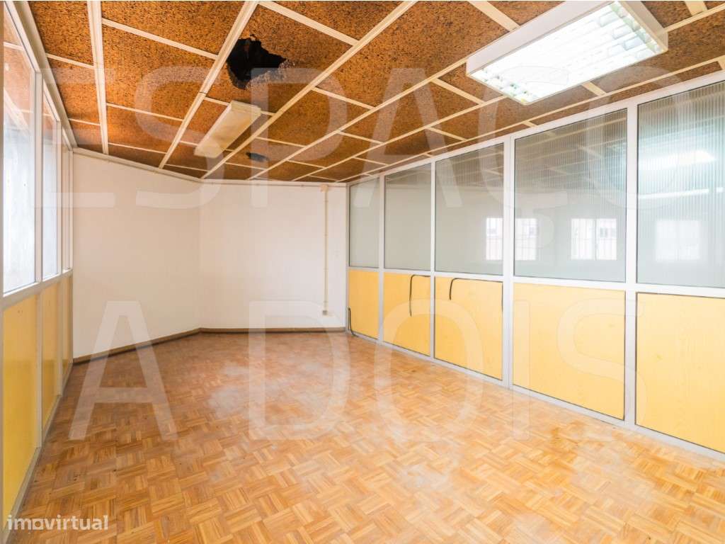 Armazém Amplo; com 2 Pisos! Boa Localização, próximo do Centro da A...-39