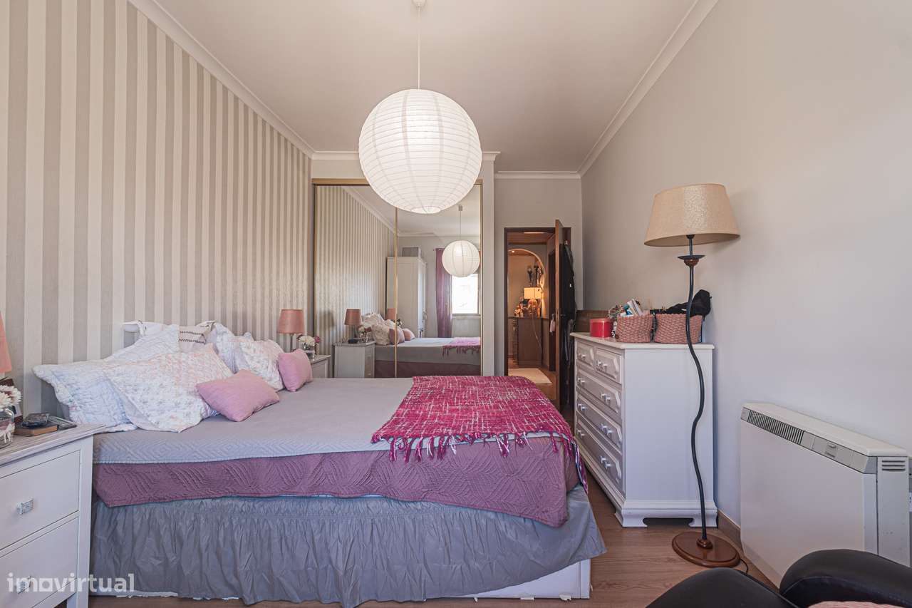 Apartamento T2 com elevador e varanda vista serra Sintra, em Rio Mouro-6