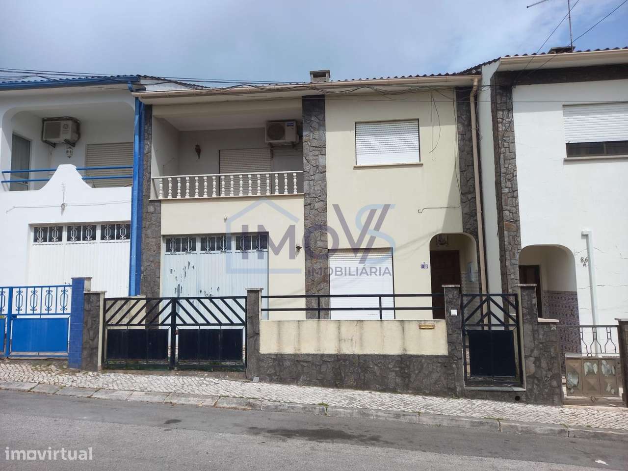 Moradia T4 com jardim no centro do Entroncamento-24