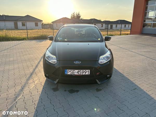 Ford Focus 2.0 EcoBoost ST - 2