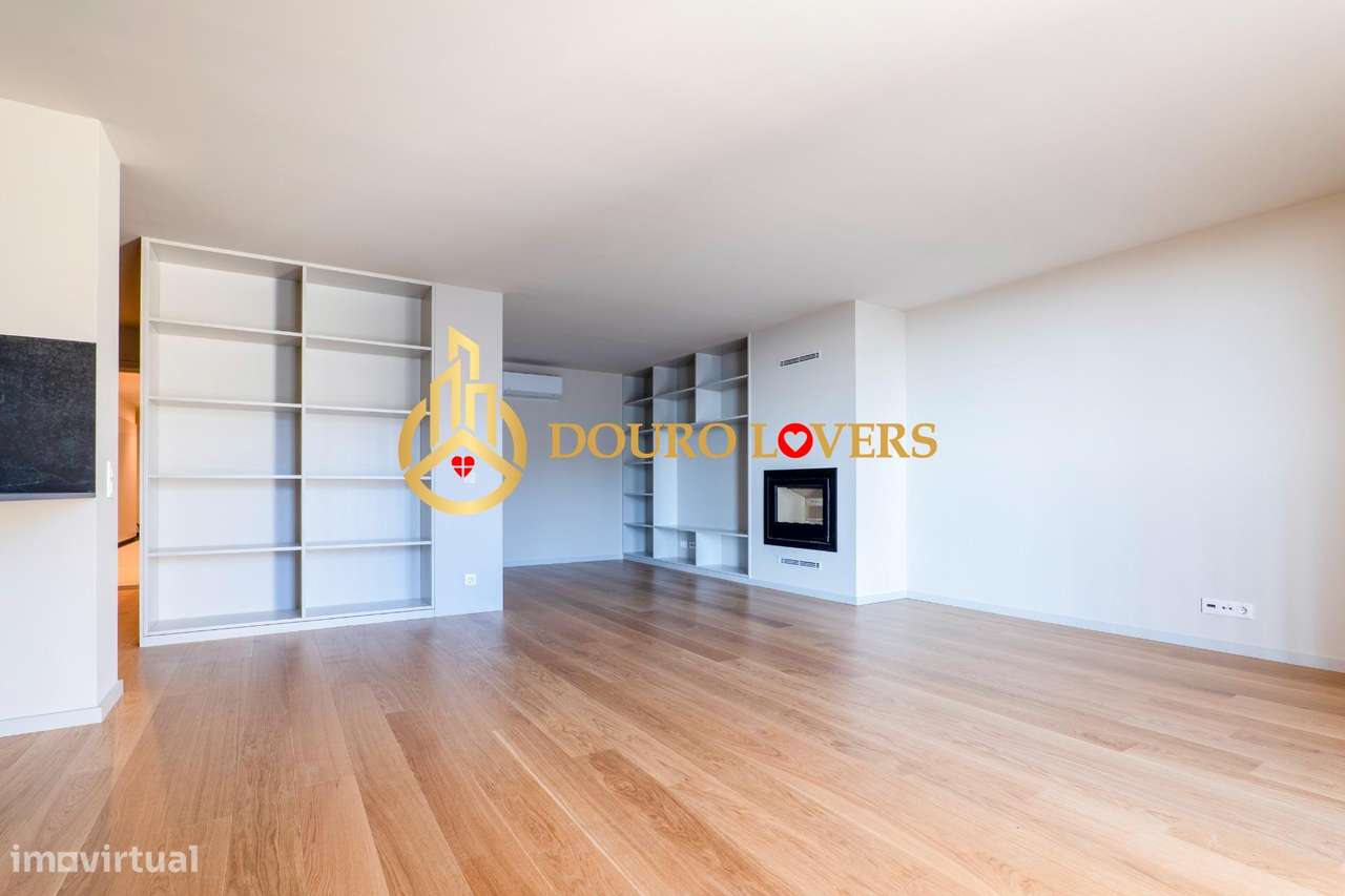 APARTAMENTO T4 DUPLEX | VARANDA | JARDINS D'ARRÁBIDA - Grande imagem: 4/21