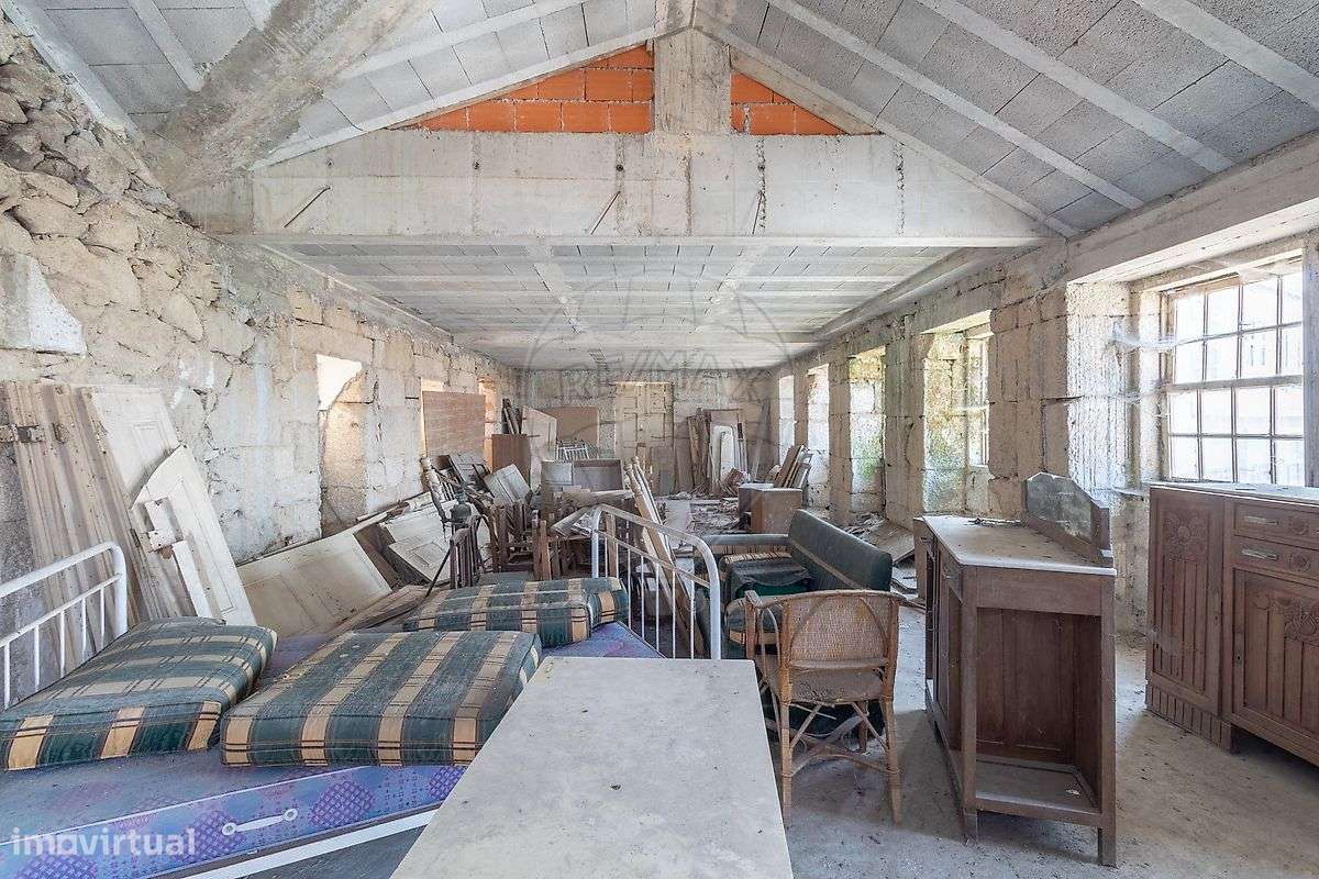 Moradia T4 para venda-6