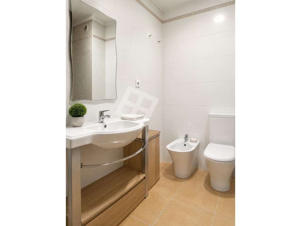 Apartamento T2 Mobilado em Localização Privilegiada-11