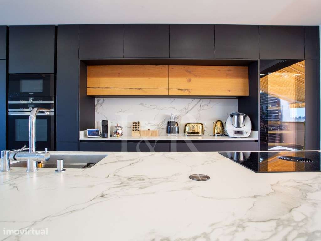 Apartamento T4 duplex com terraço e garagem no Montijo-17