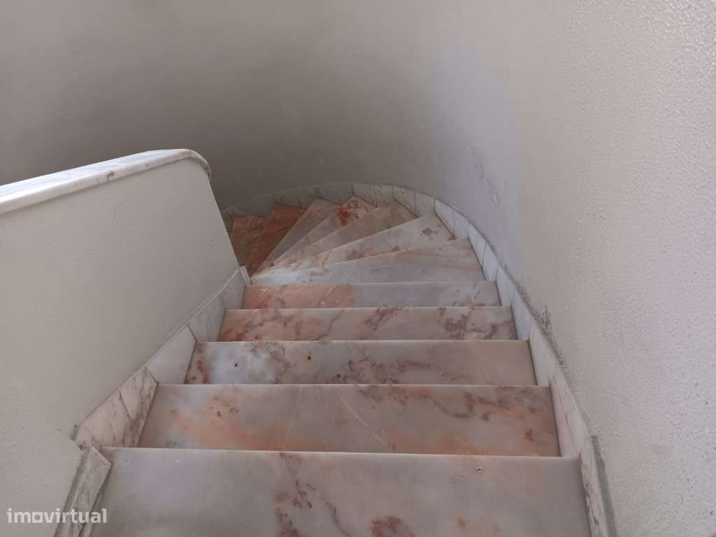 T1 Magoito com varanda e parqueamento-8