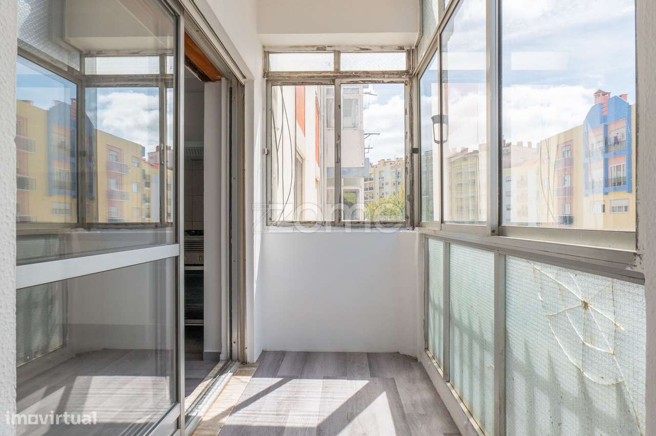 Apartamento T1 à venda, Monte Abraão.-21