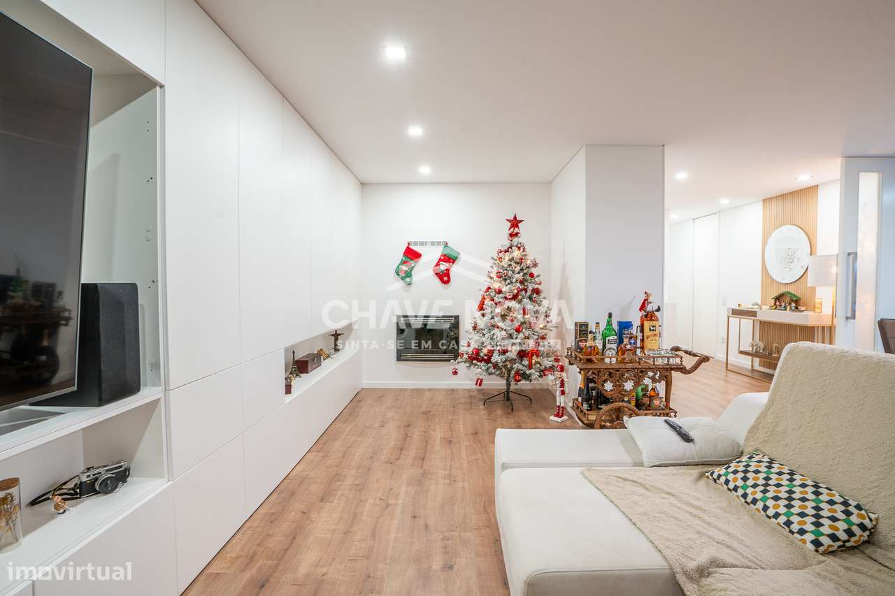 Apartamento Renovado T3 no Centro de São João da Madeira - Grande imagem: 2/30