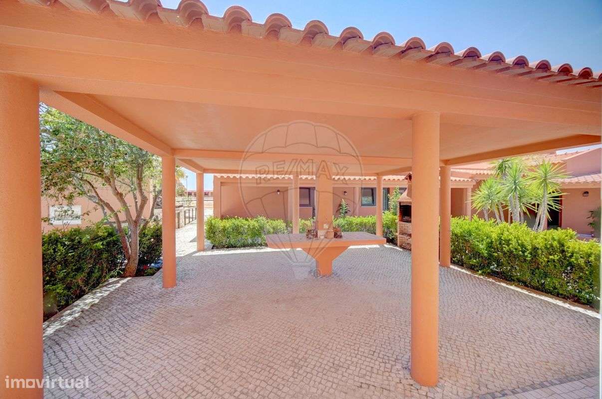 Moradia T6 para venda-33