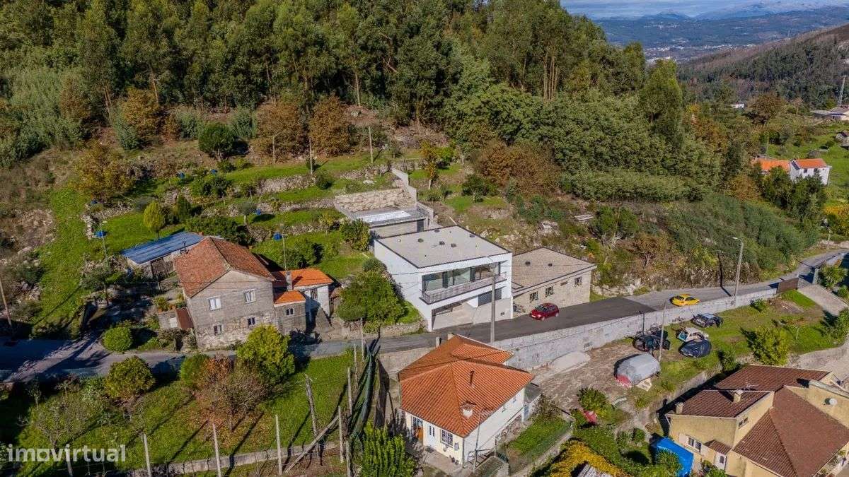 Moradia T4 de Luxo em Gonça a 10 Minutos do Centro de Guimarães-22