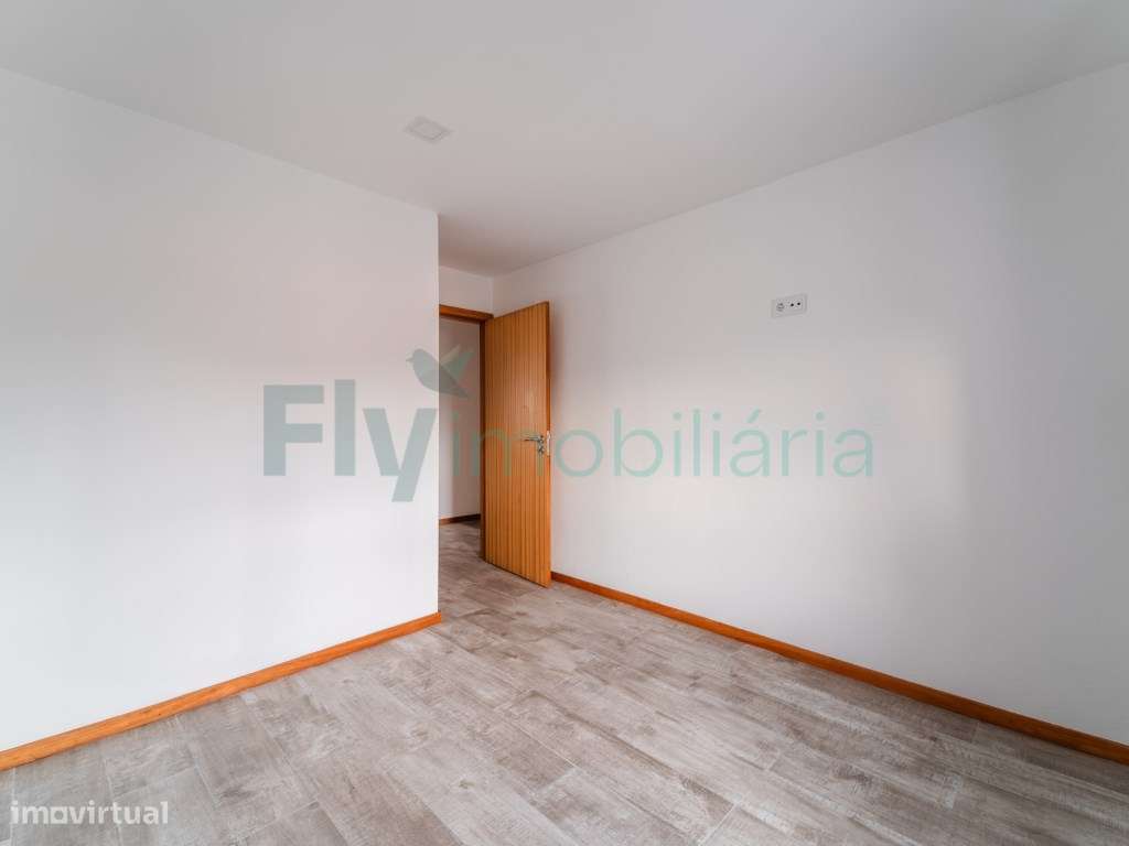 Moradia T2 + Moradia T1 Excelente Oportunidade de Investimento-24