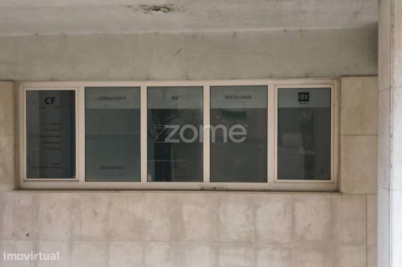 Loja convertida em habitação T0+1em Águas Santas - Grande imagem: 5/18