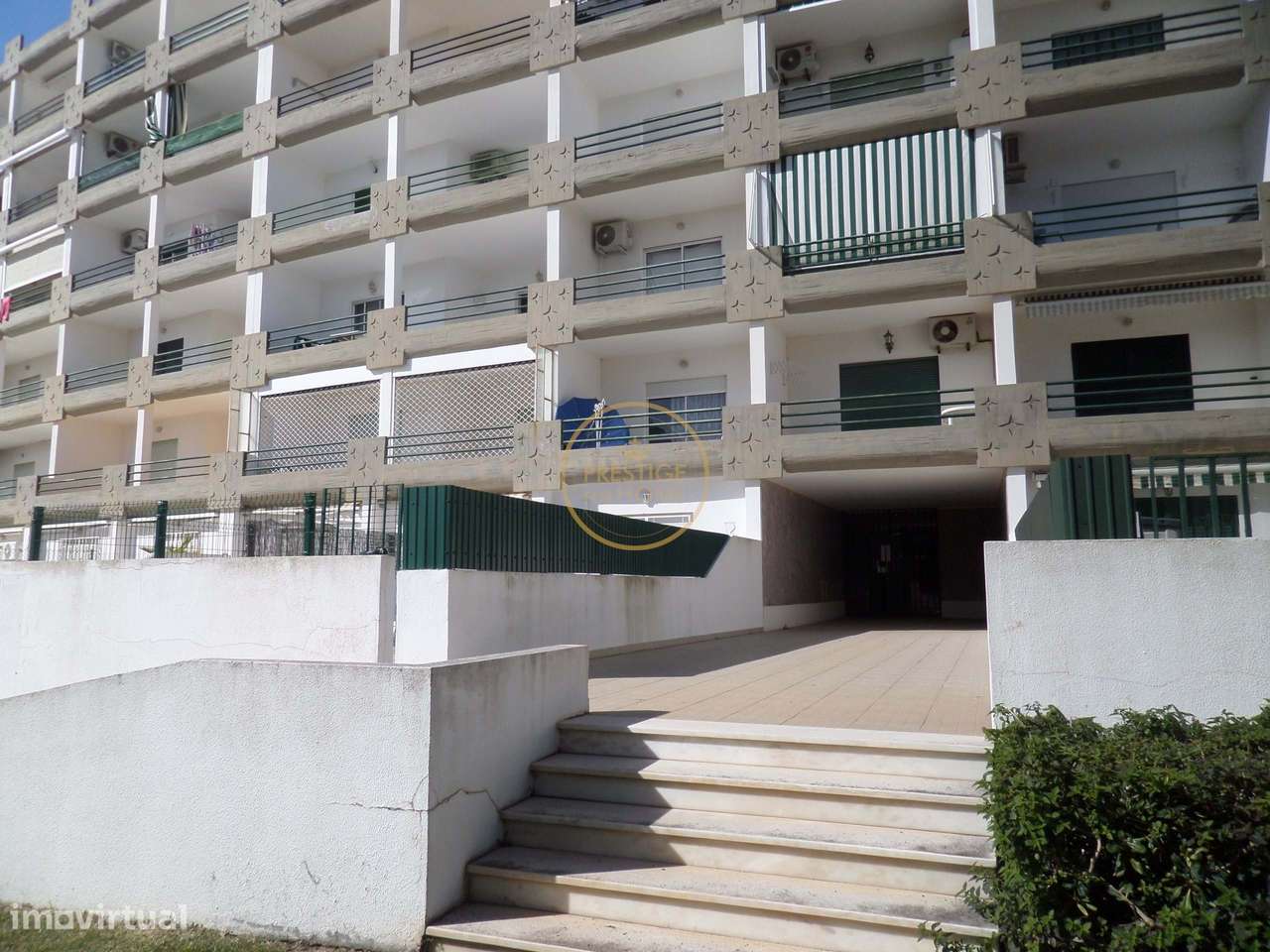 Espaçoso Apartamento T1 em Condomínio Privado – Vilamoura-32
