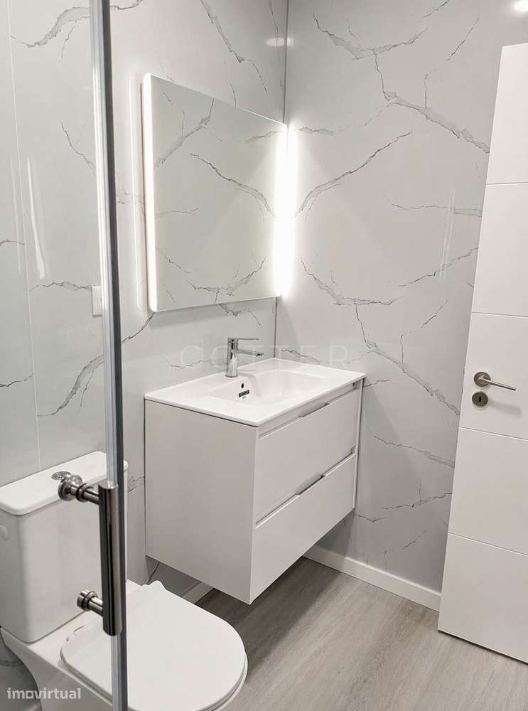 Apartamento T2 Remodelado em Oeiras-28