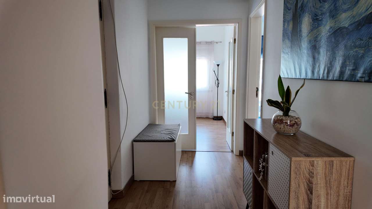 Apartamento Renovado T3 com Varanda na Costa da Caparica, Almada - Grande imagem: 4/28