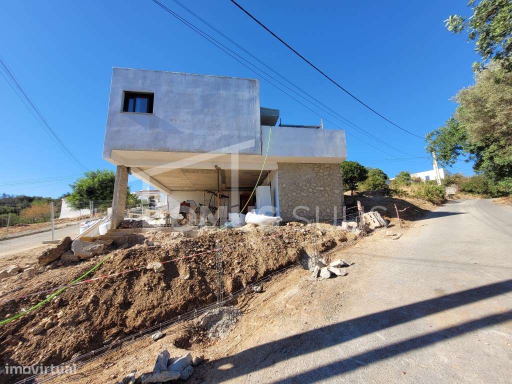 Moradia nova, 3 quartos, piscina, design moderno e vista desafogada - Grande imagem: 4/16