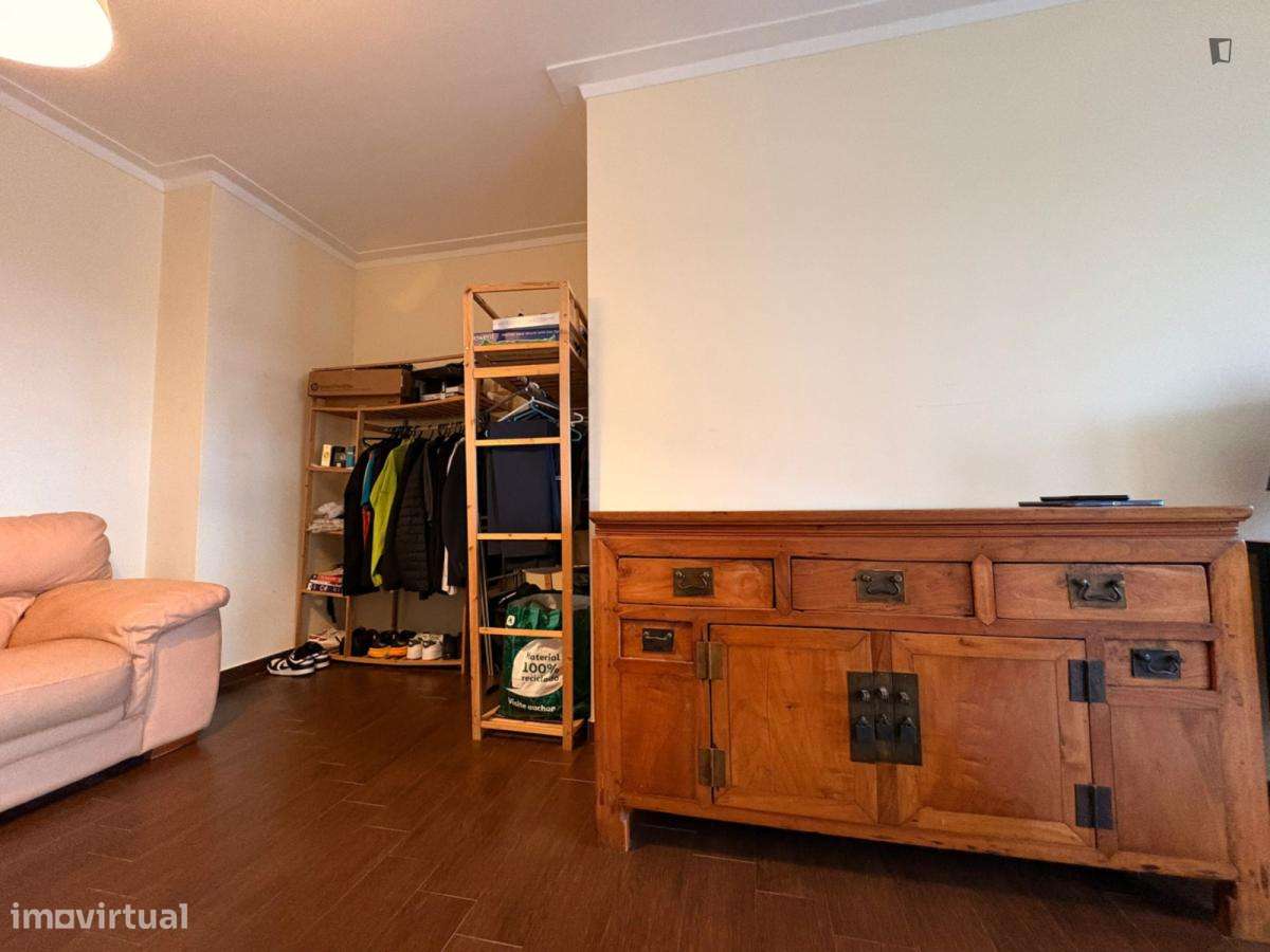 Quarto - localizado em Vila nova de gaia - Grande imagem: 5/6