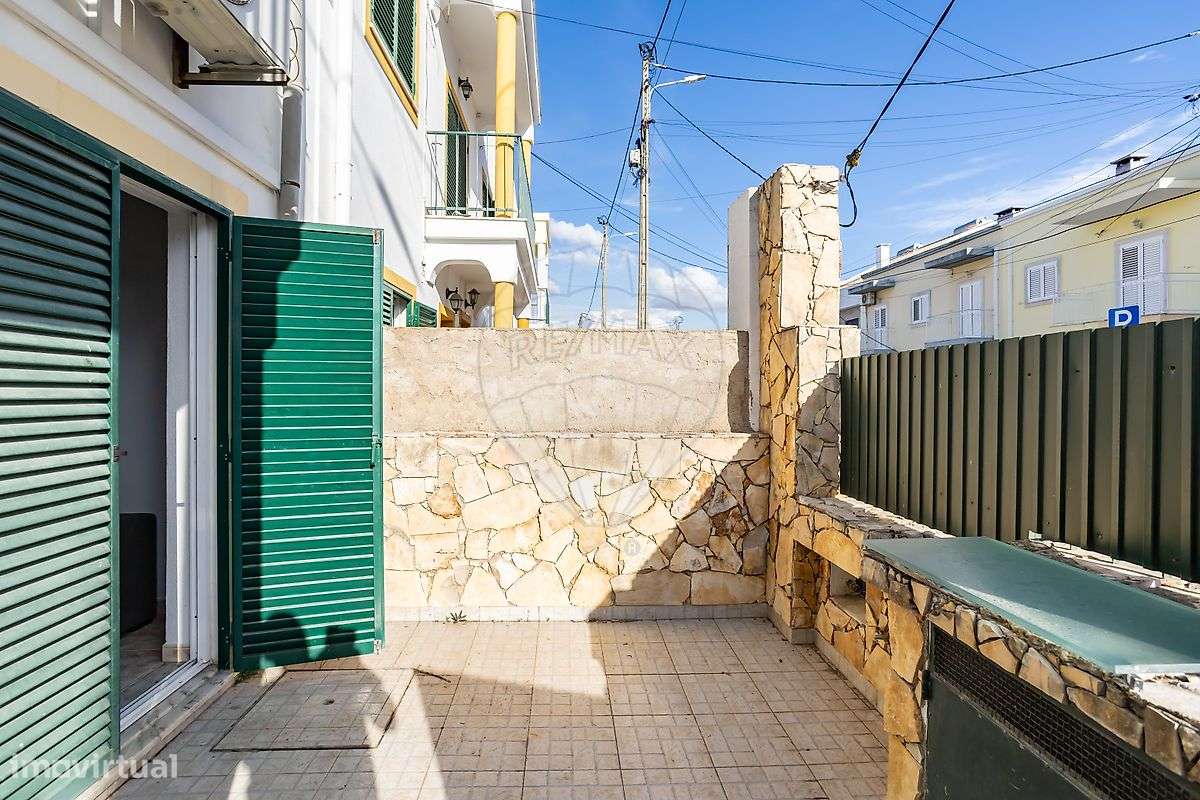 Moradia T3 com Quintal, Escritório e Churrasqueira – Quinta do Conde - Grande imagem: 5/39