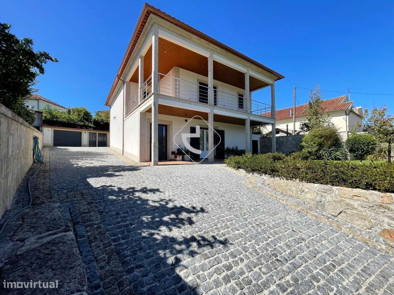 Moradia T4 - Couto - Arcos de Valdevez-5