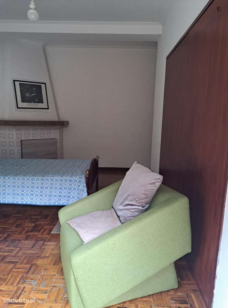 Quarto - localizado em Bairro do Sol Coimbra - Grande imagem: 2/7