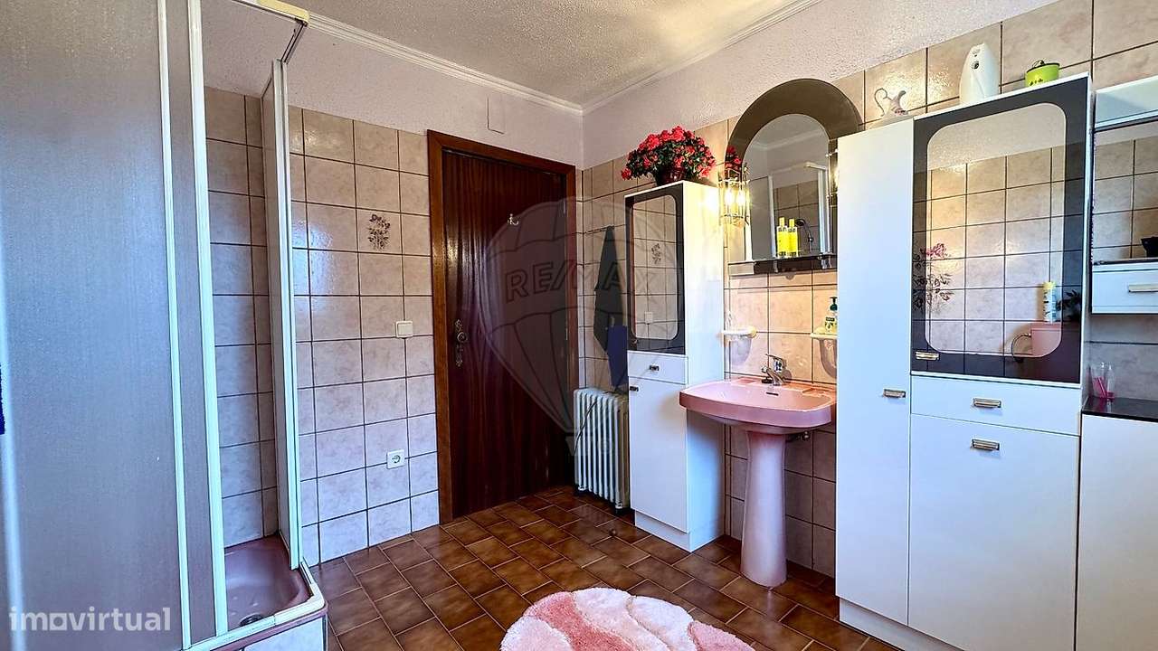 Moradia T4 para venda-18