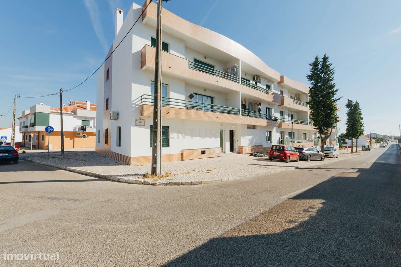 Apartamento T3 moderno e espaçoso no coração do Pinhal Novo-28