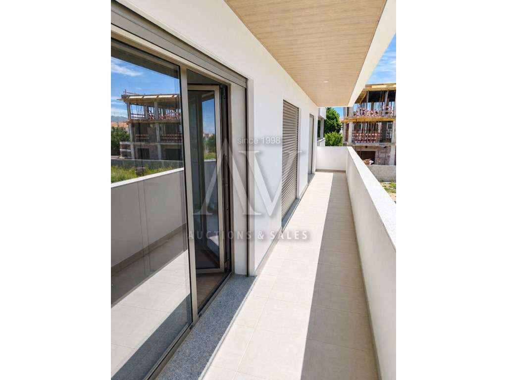 MORADIA V3+1 || Batalha || 294,50 m2 de construção-24