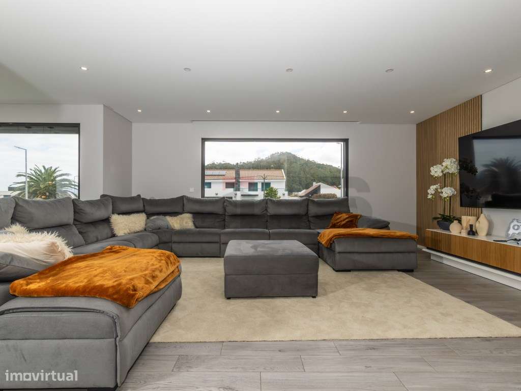 Refúgio Moderno com Vista e Design no Pico da Pedra, Ilha de São Mi...-48