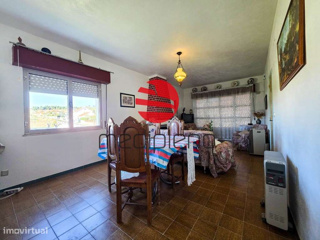 MORADIA T4 C/ GARAGEM-7