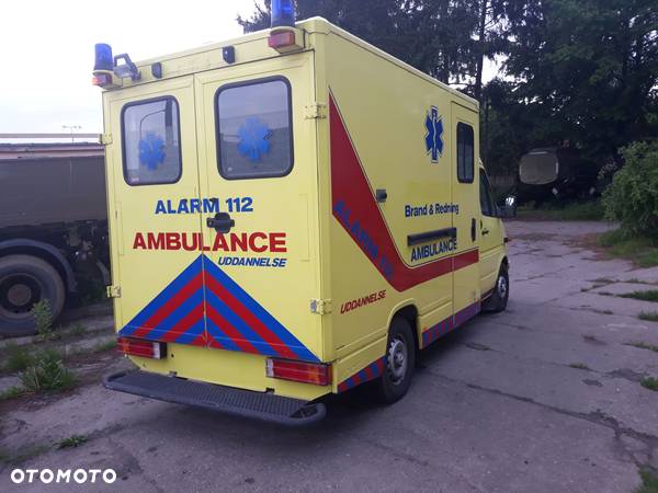 Mercedes-Benz Sprinter 312D AMBULANS - 2