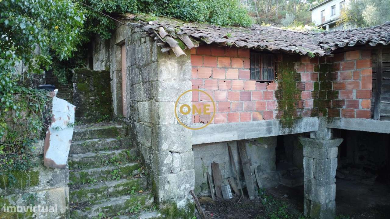 Ruina P/Reconstrução em Passô - Vila Verde - Grande imagem: 2/25