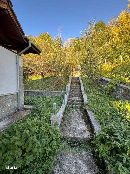 Vila S+P+E, priveliste deosebita, 6 camere, garaj, terasa, Cornu, PH-5