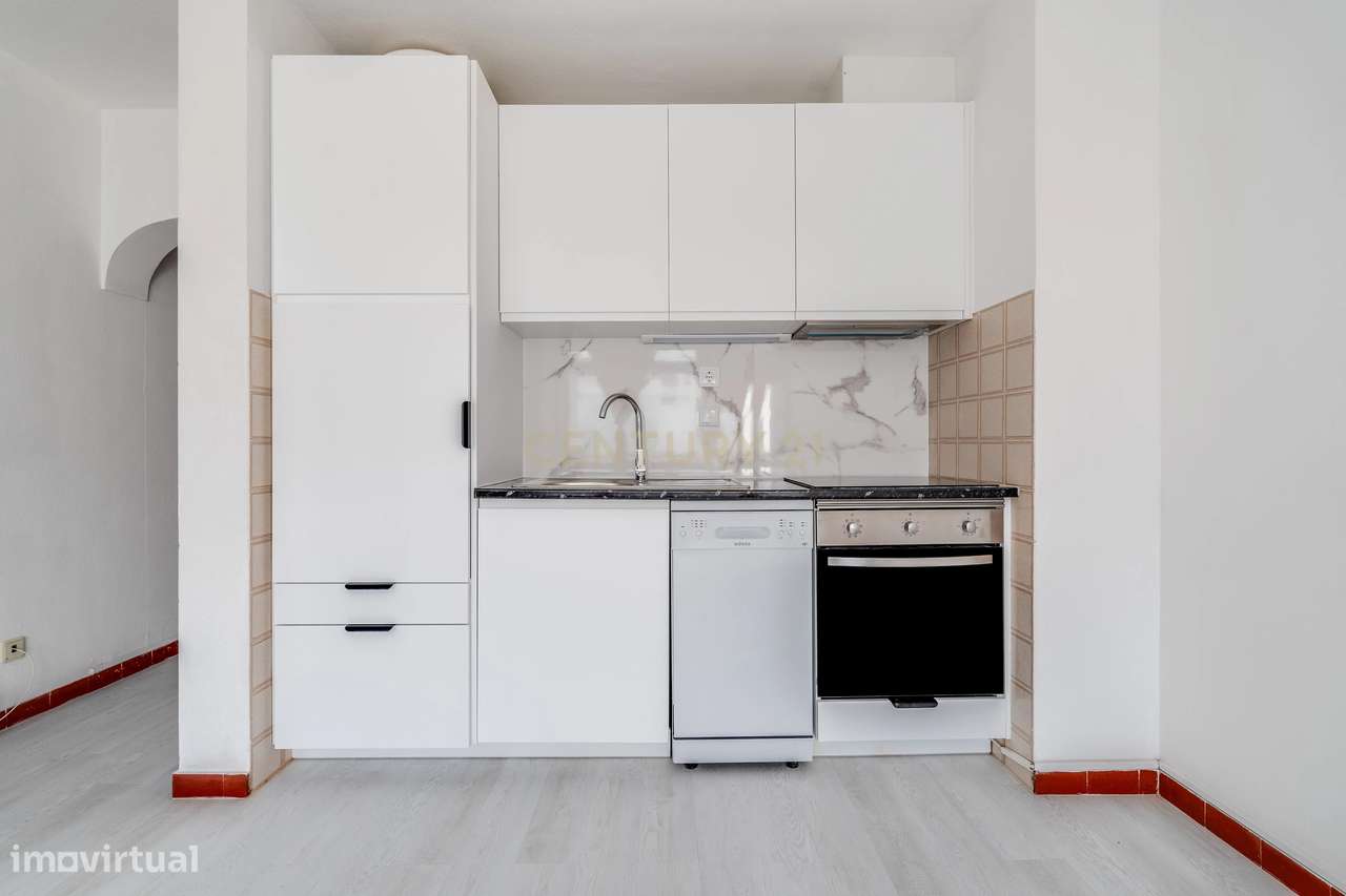 Apartamento T1 +1 em Quarteira-15