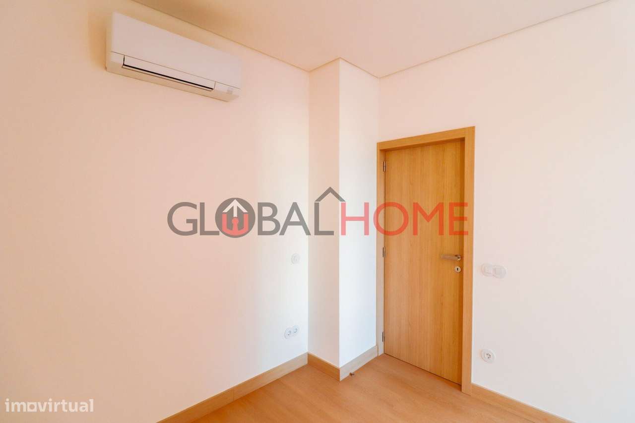 Apartamento T2 Renovado com Terraço em Fânzeres-40