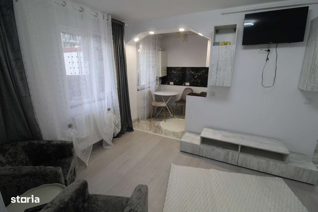 Vând apartament 2 camere în Hunedoara, Dunărea-Str.Căprioarei, parter-1