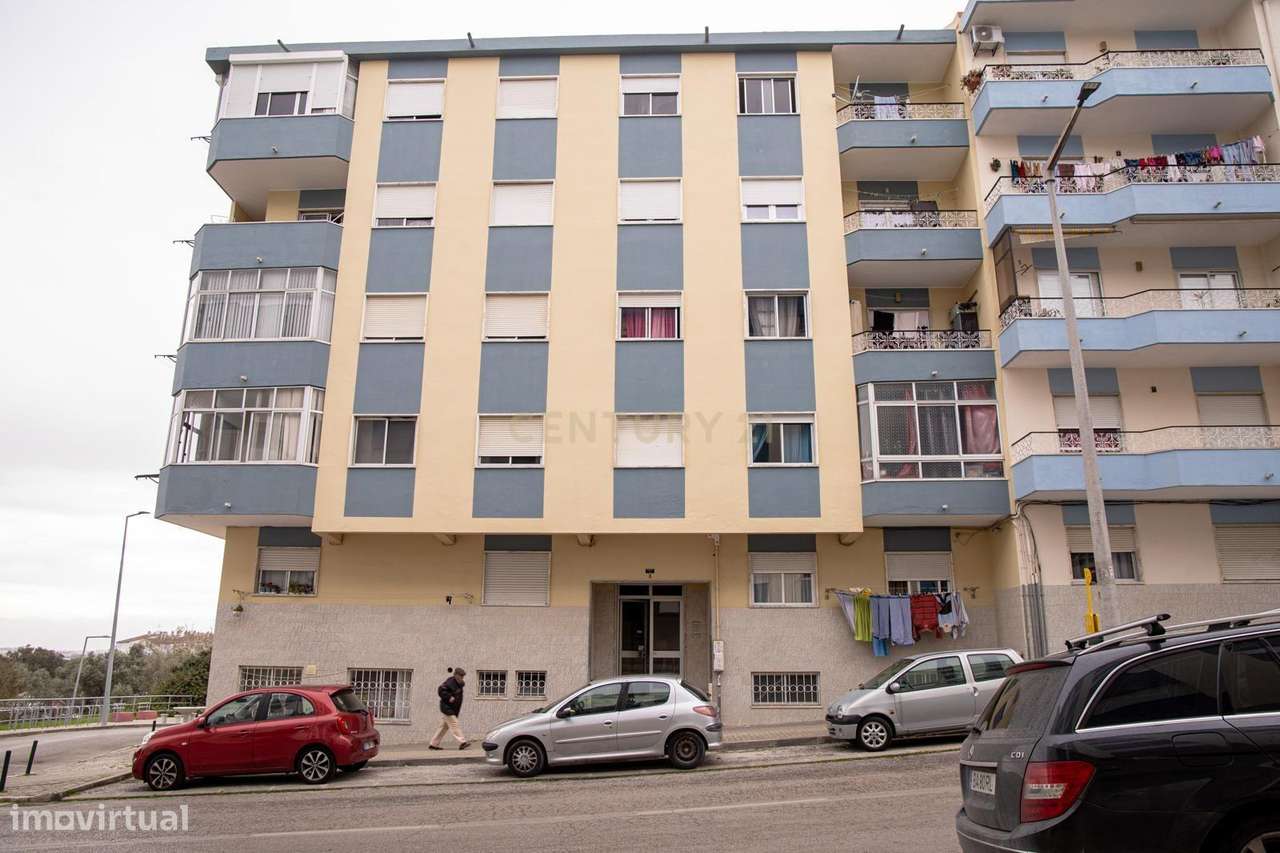 Apartamento T2 com Vista Panorâmica em Amora, Seixal-30