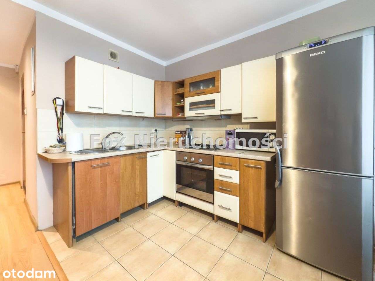 Słoneczne 2 pokoje na 1 piętrze w niskim bloku-3