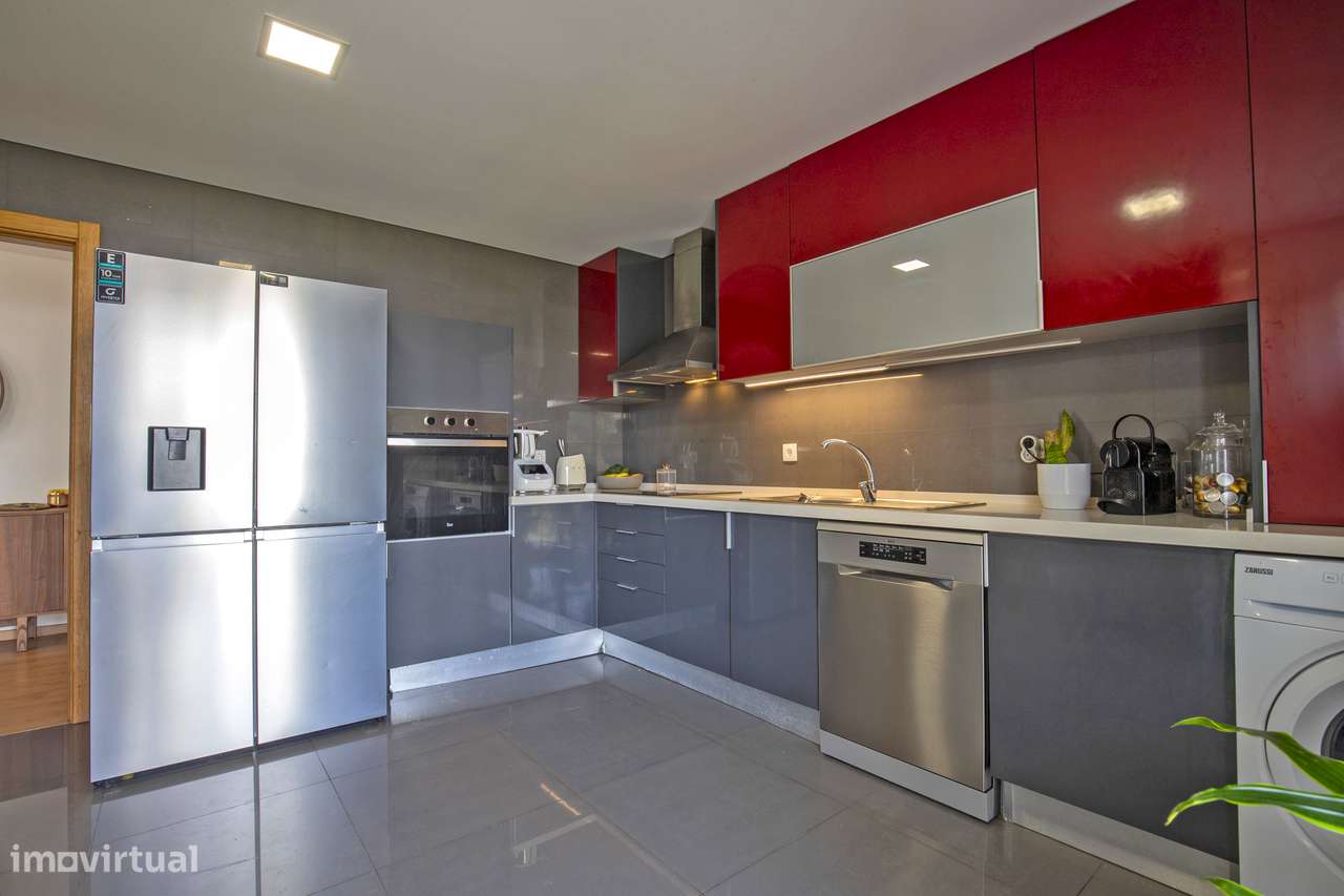 Apartamento T3 varanda estacionamento Corredoura Sesimbra-6