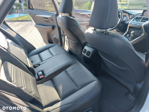 Lexus NX 200t Comfort AWD - 19