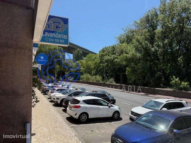 Loja no interior transformada em apartamento T1 - Grande imagem: 2/13