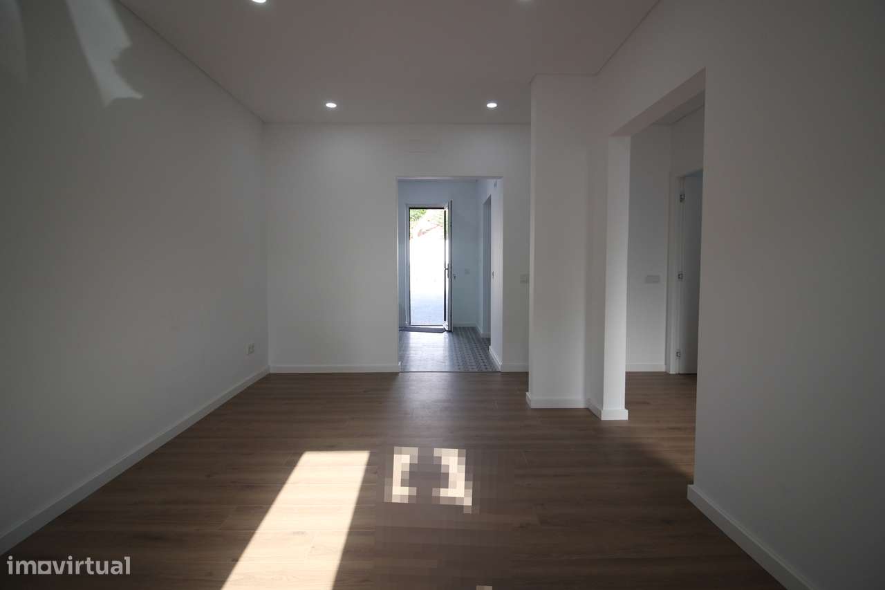 Rc de moradia com Quintal e estacionamento no Seixal-28