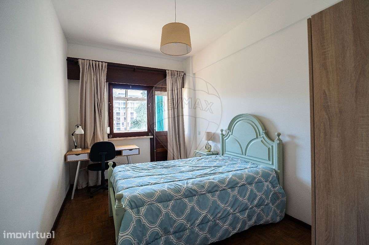 Apartamento T4 c/ Terraço-12