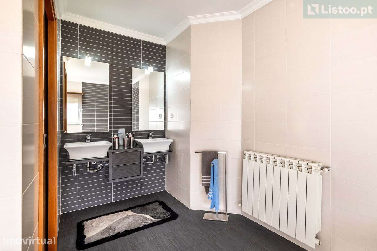 Moradia T5 Marinha Grande-17