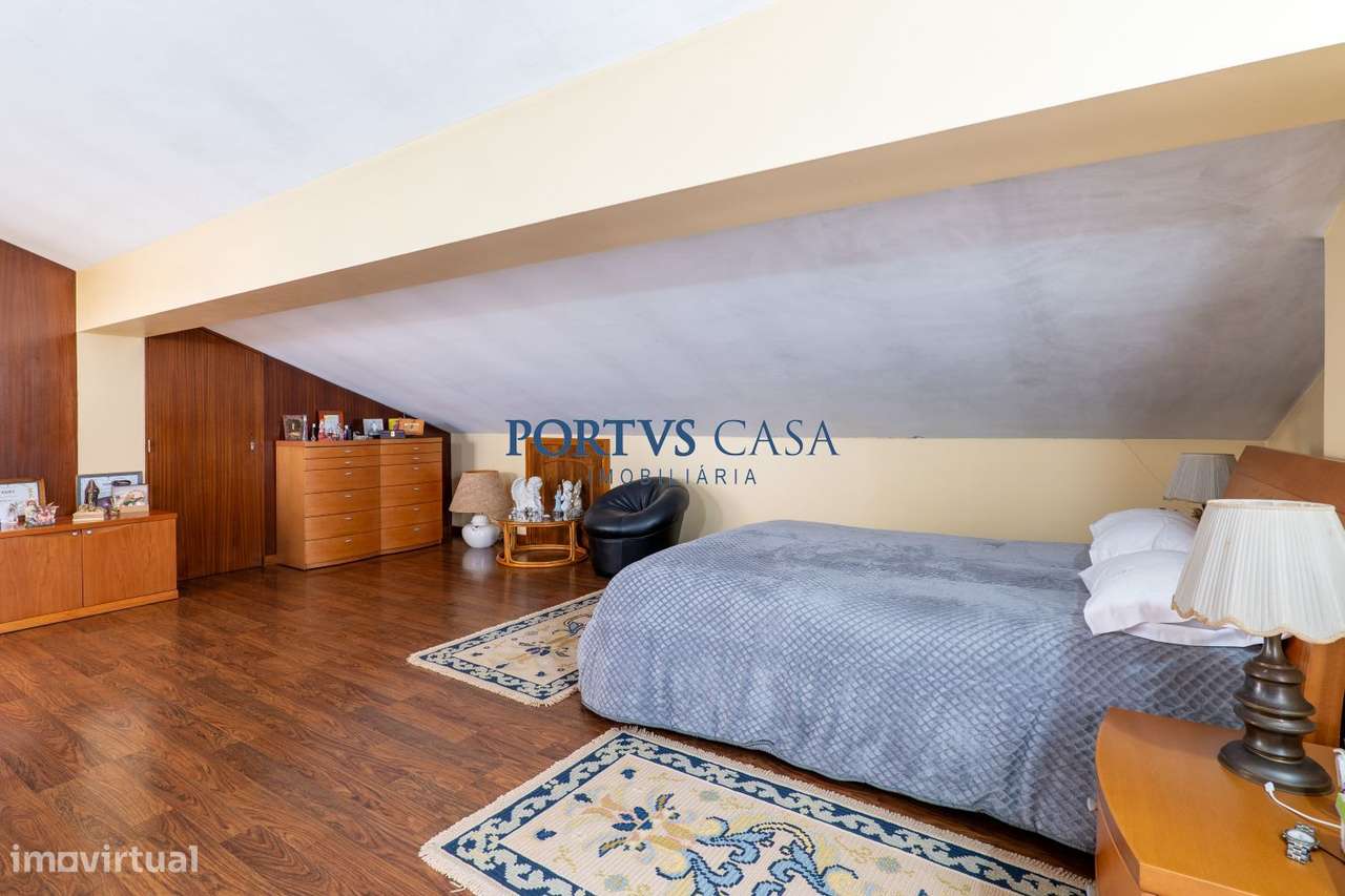 Moradia T4 com piscina em Lavra-31