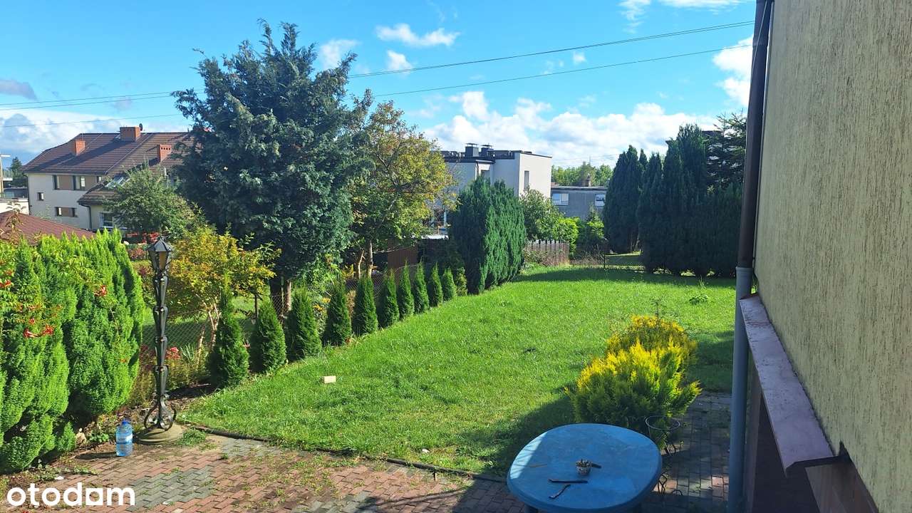 Dochodowy dom w centrum Żukowa-1