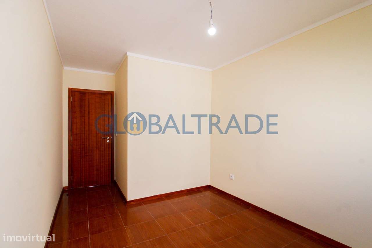 Apartamento T3 com Garagem Box em Vila D'Este-28